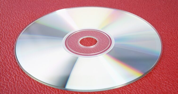 コンパクトディスク（CD）