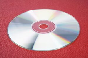 コンパクトディスク（CD）